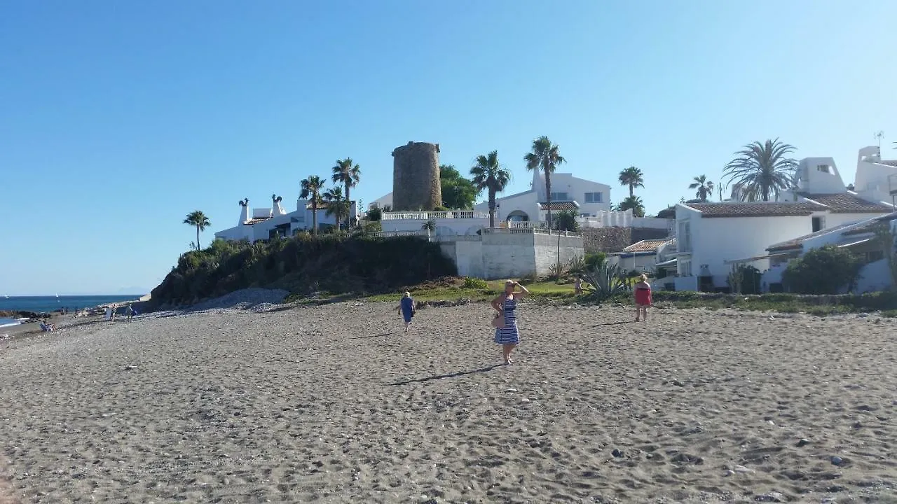 Beach-Front Bahia Dorada Estepona